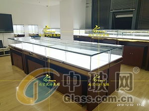 精品货架与展示柜概述 聚焦南京铝合金柜台与优质货架租赁市场